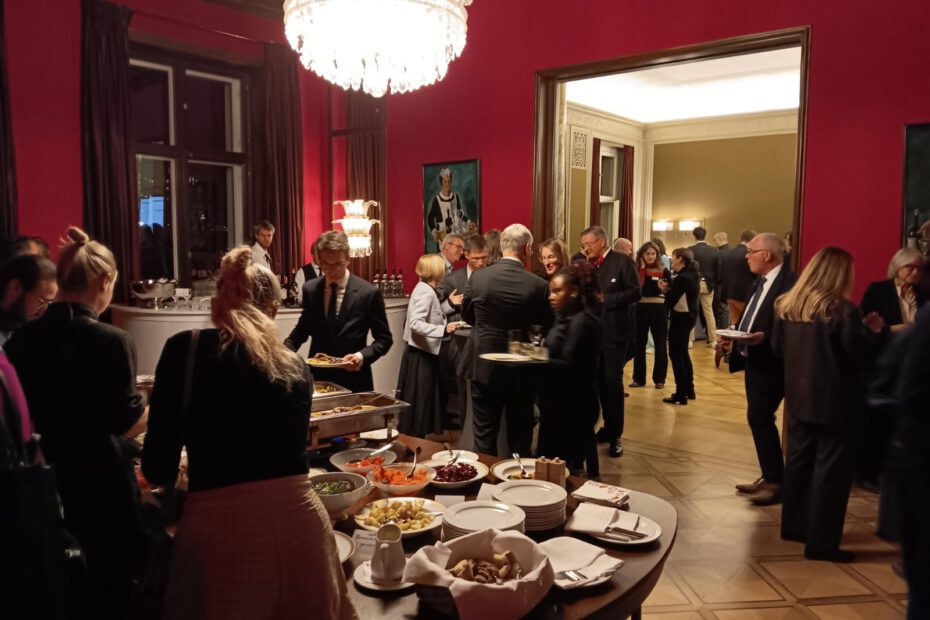 Botschaft Satellit 3