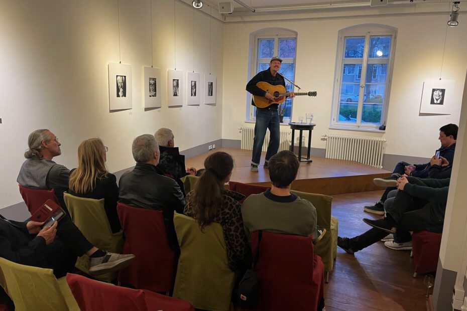 Fai Baba „Fäderliecht“ – Ein Schweizer Konzertabend im Moritzhof 5
