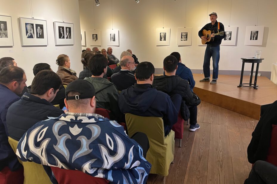 Fai Baba „Fäderliecht“ – Ein Schweizer Konzertabend im Moritzhof